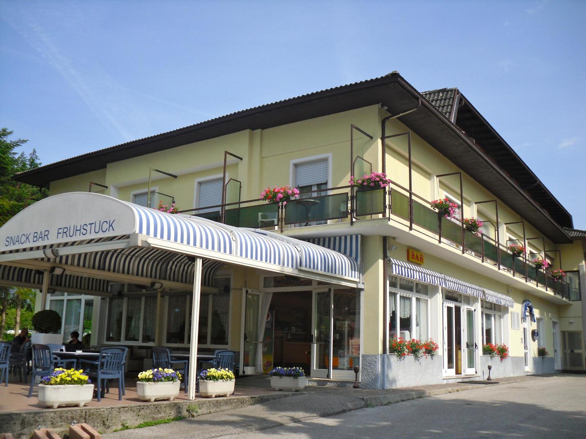 Garni Bellavista Hotel Calceranica al Lago Bagian luar foto