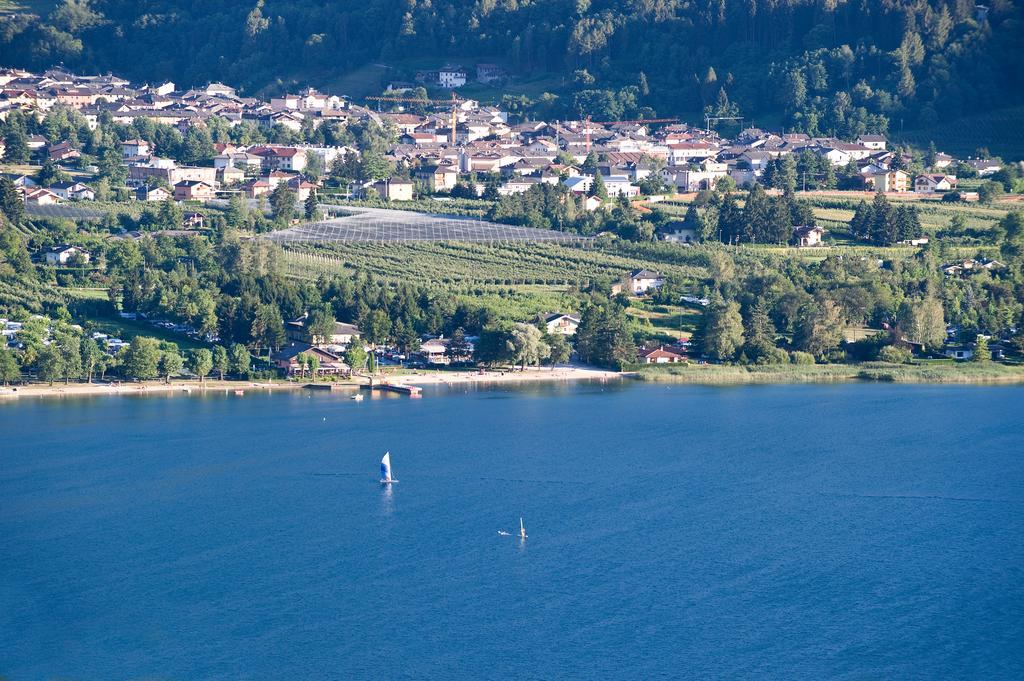 Garni Bellavista Hotel Calceranica al Lago Bagian luar foto