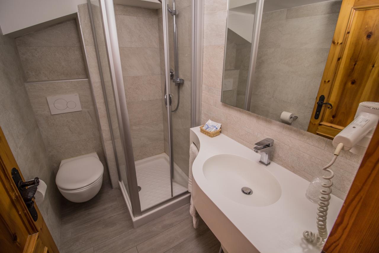 Garni Bellavista Hotel Calceranica al Lago Bagian luar foto