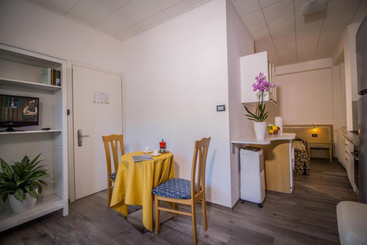 Garni Bellavista Hotel Calceranica al Lago Bagian luar foto